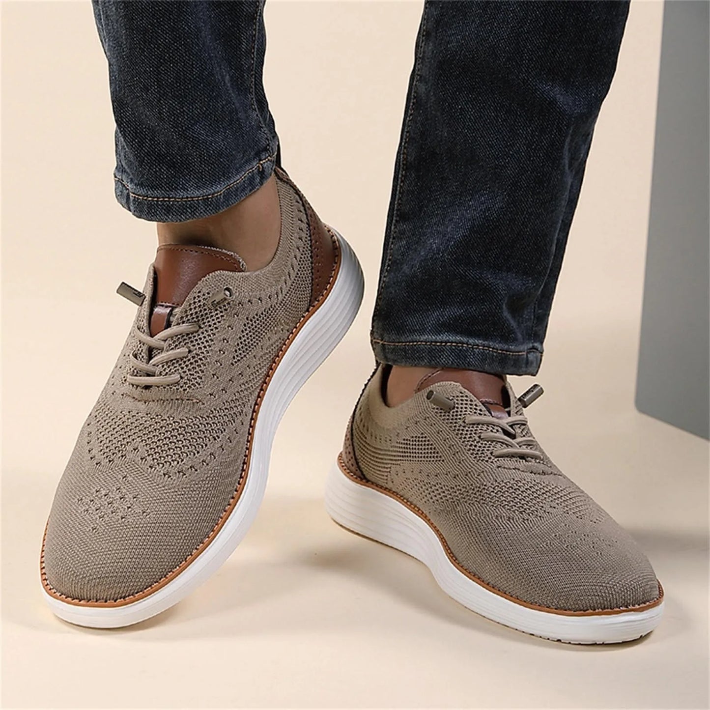 Strato Sneakers